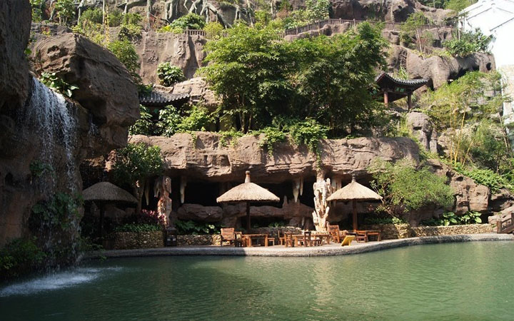 人文旅游項(xiàng)目旅游規(guī)劃公司:休憩亭旅游規(guī)劃根據(jù)地形而行