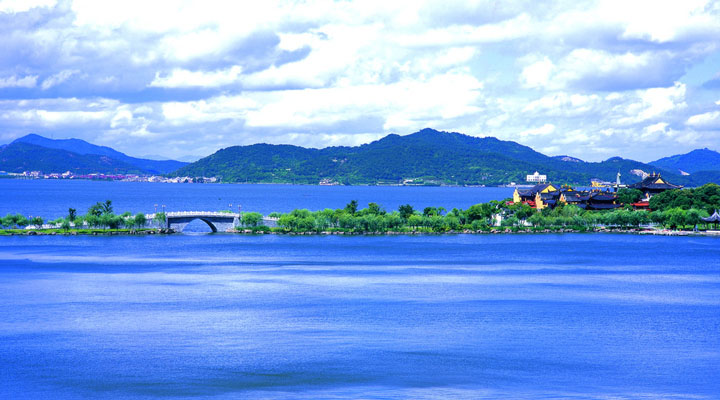 濕地旅游策劃公司:浙江東錢(qián)湖旅游度假區(qū)經(jīng)旅游規(guī)劃整治后水質(zhì)提升
